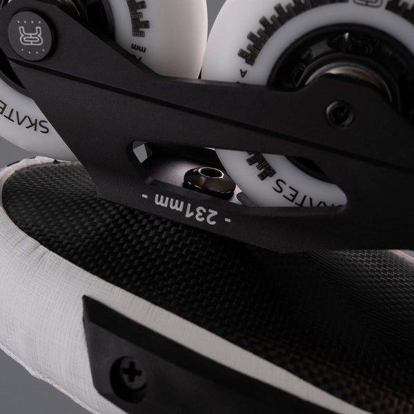 FR - SPIN White Complete Skate - 2025