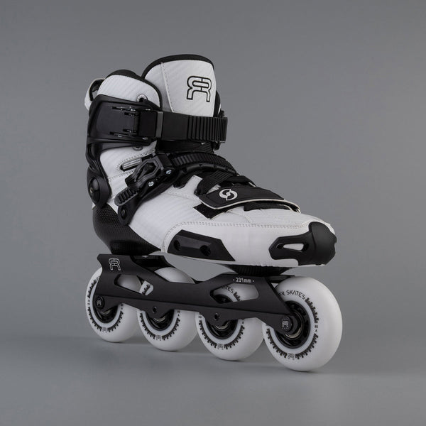 FR - SPIN White Complete Skate - 2025