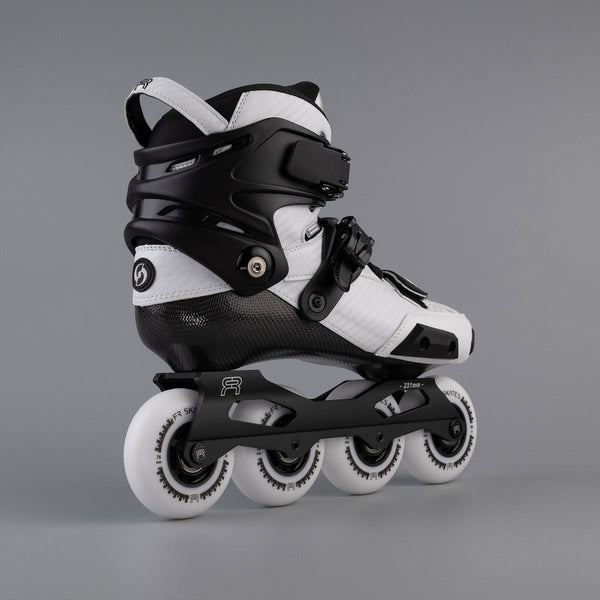 FR - SPIN White Complete Skate - 2025