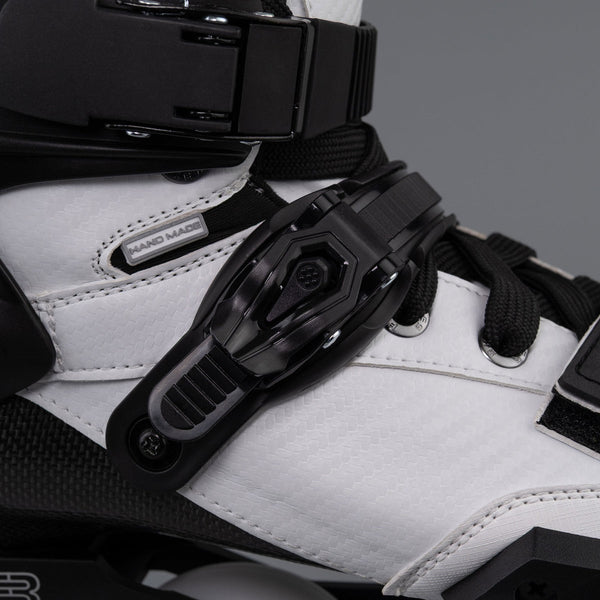 FR - SPIN White Complete Skate - 2025